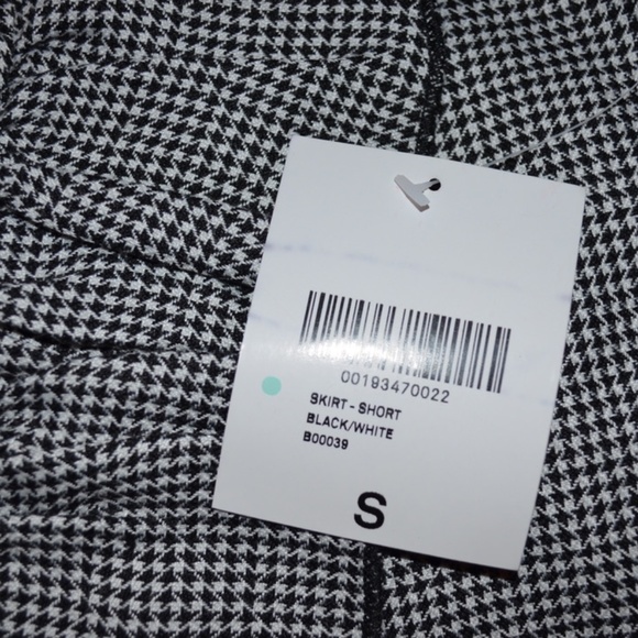 Houndstooth Ruffle Skirt - Picture 4 of 4